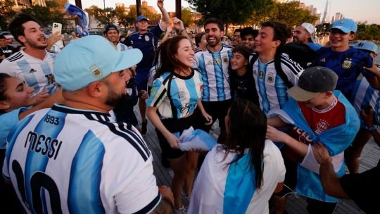 Argentina-Inglaterra: cobertura internacional de la previa de una semifinal infartante