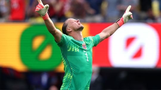 Quién Ørjan Nyland, el arquero de Noruega que fue figura y eliminó a Brasil
