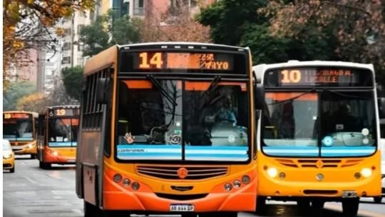“Parece que nos toman el pelo”: fuertes críticas tras el aumento del boleto en Córdoba