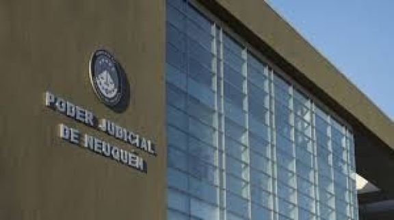 La Justicia neuquina reabrió una investigación por presunta contaminación cerca de Mari Menuco