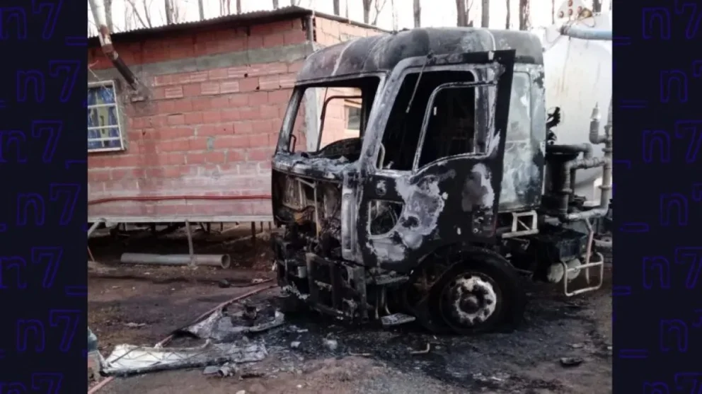 Añelo: un trabajador denunció que le prendieron fuego su camión