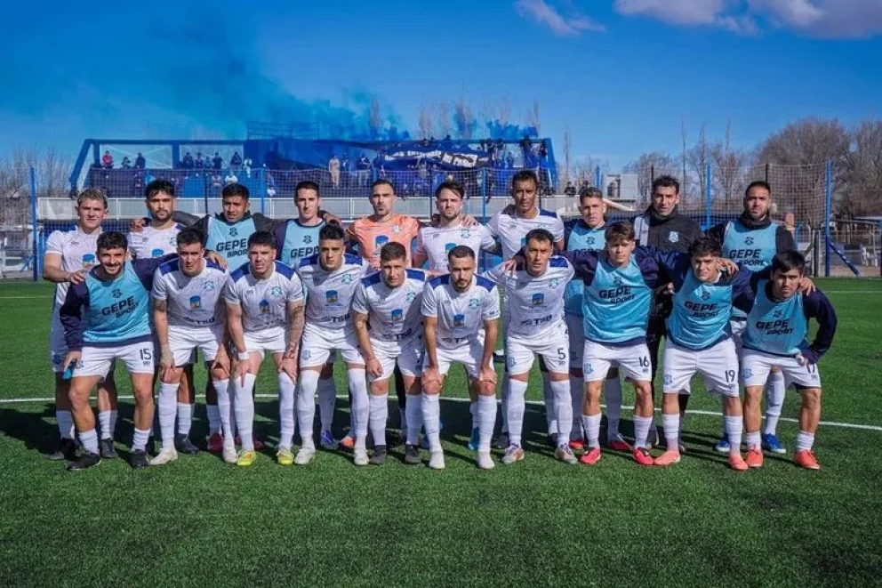 Rincón pisó fuerte en el debut: le ganó 2-0 a Guillermo Brown, se alejó del descenso y sueña con los playoffs