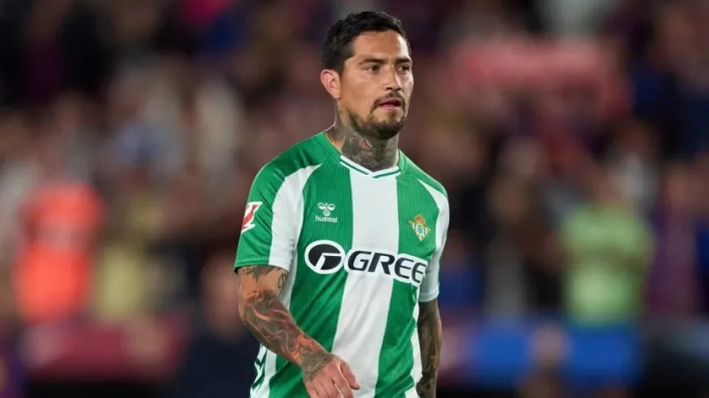 El “Chimy” Ávila es el ‘9’ elegido por Boca: quedó libre del Betis y Riquelme inicia las charlas