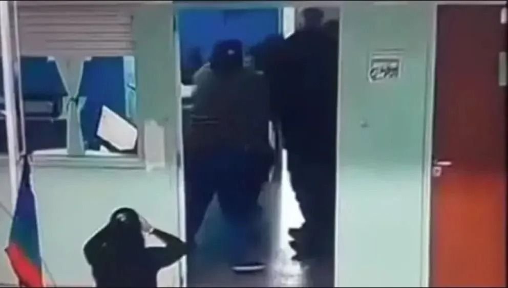 Condenaron a la feroz golpeadora de docentes