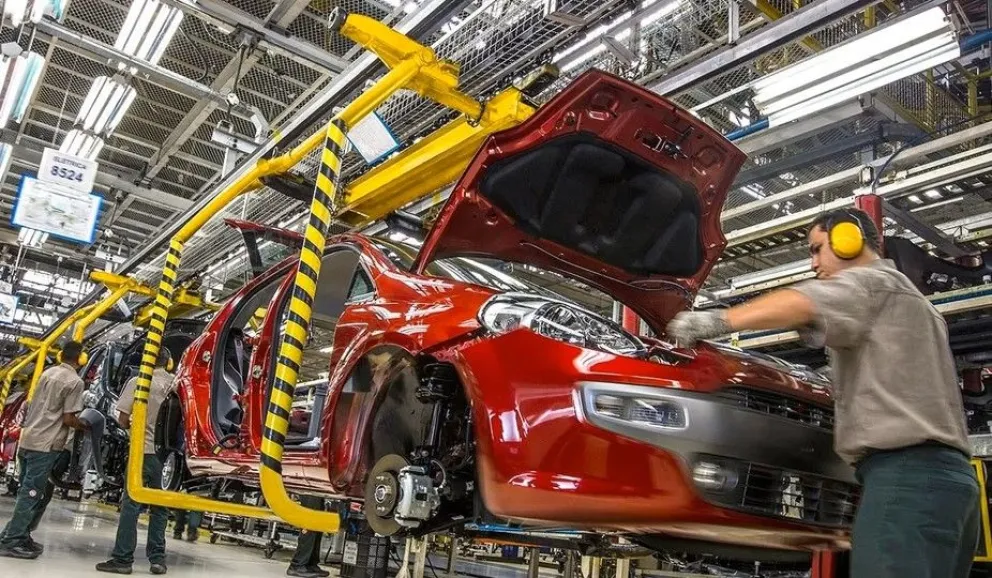 La producción automotriz volvió a caer en julio, mientras repuntaron las exportaciones