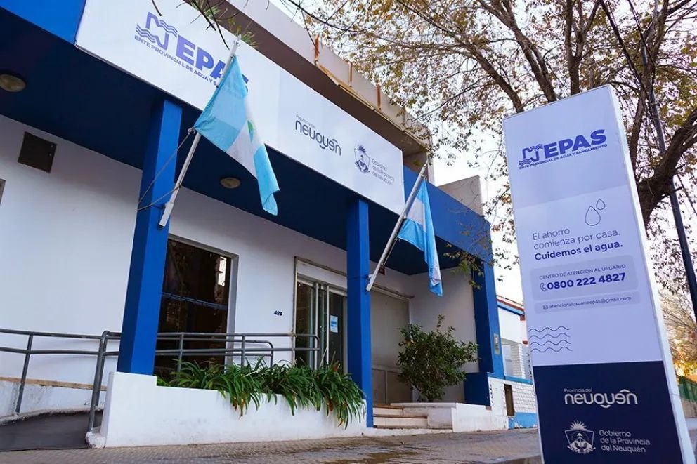 Servicio afectado por fisura de una cañería de distribución de agua potable