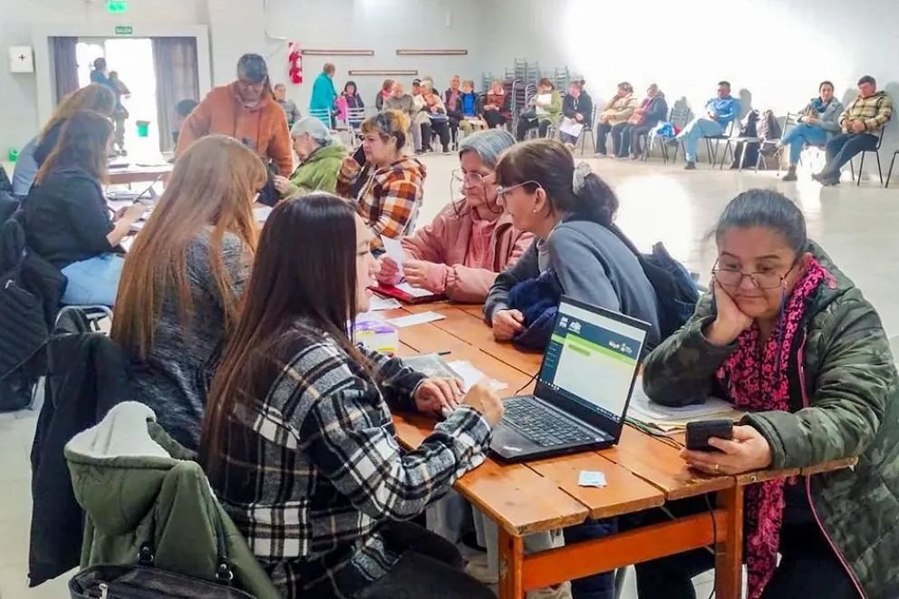 Regularización dominial y créditos: más de 200 familias de Plottier asistieron a la jornada informativa