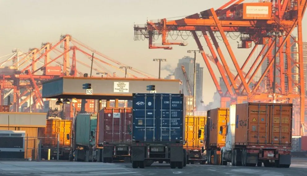 Pese a la tensión con Brasil, Argentina redujo su déficit comercial en julio