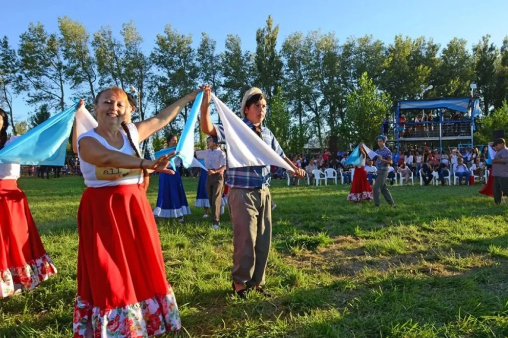 Buscan incorporar el folklore como contenido transversal en las escuelas neuquinas