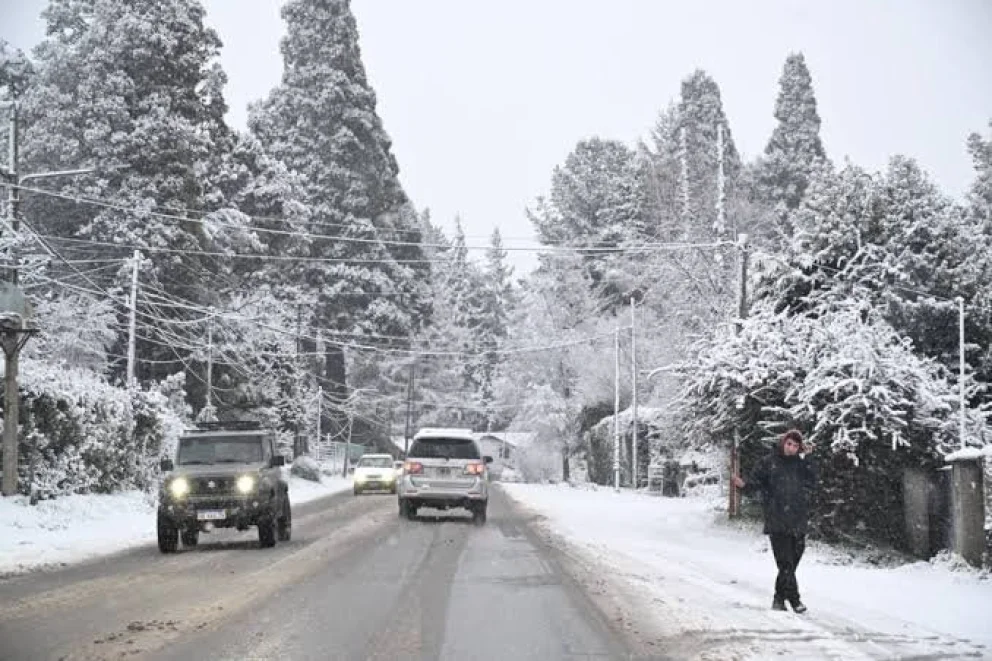 Río Negro enviará 600 toneladas de sal para las calles de Bariloche