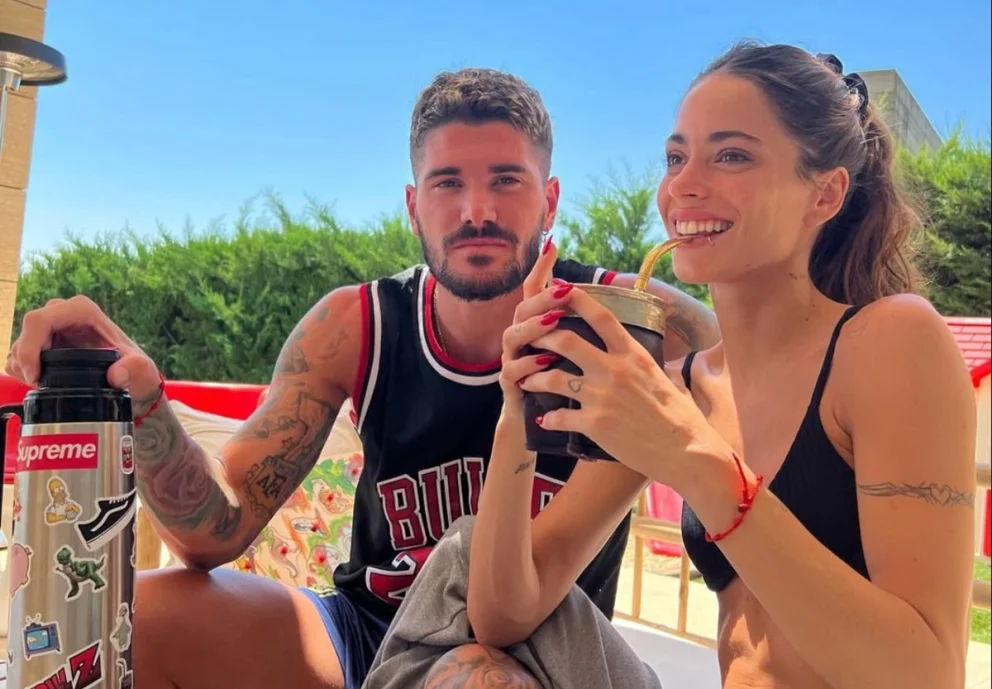 Tini Stoessel y Rodrigo de Paul se casan: el lujoso anillo de compromiso y la primera prueba del vestido en París