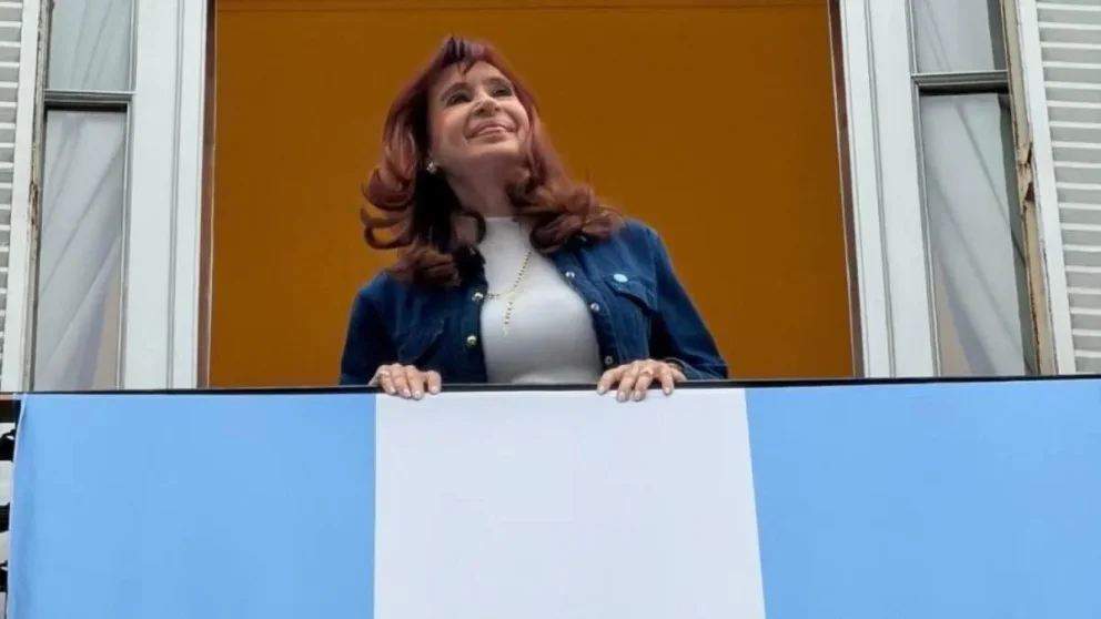Cristina Kirchner: embargan el departamento de San José 1111 donde cumple prisión domiciliaria