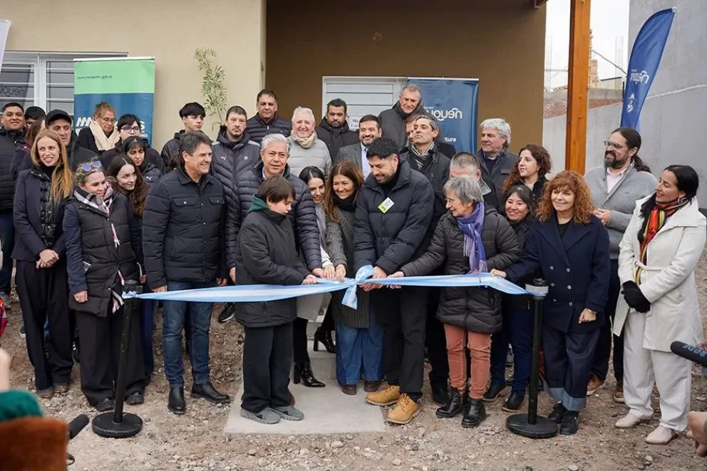 Neuquén Habita: la Provincia entregó nuevas viviendas a familias de la ciudad capital
