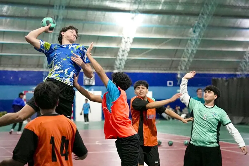 Aluminé y Centenario tendrán capacitaciones en handball escolar