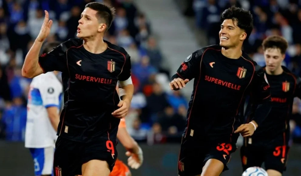 Estudiantes está encendido: goleó a la Universidad Católica en Chile y clasificó a cuartos de la Copa Libertadores