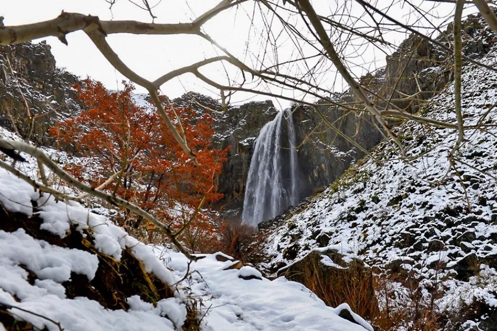 La Fragua: la cascada que se detiene en invierno