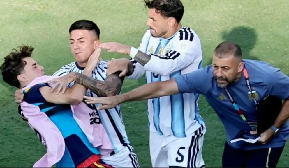 Durísimo castigo de la FIFA para Argentina: Paredes recibió diez fechas de suspensión