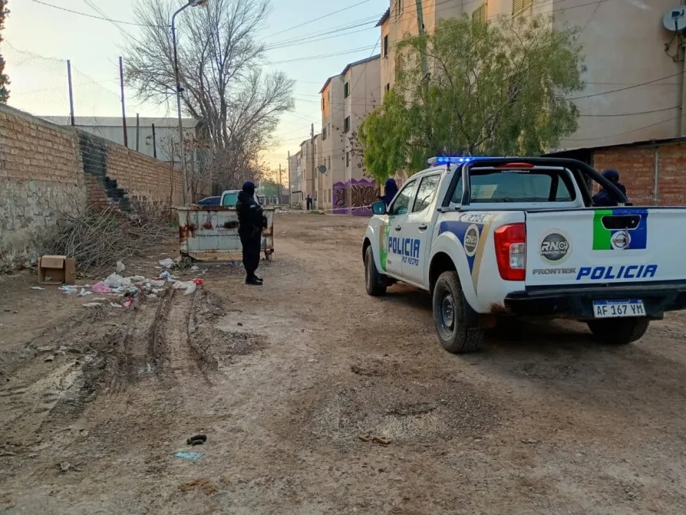 Intento de femicidio: una mujer herida, un policía lesionado y el agresor muerto tras una persecución