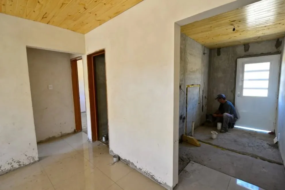 Construirán 24 viviendas y redes de servicios en Plaza Huincul