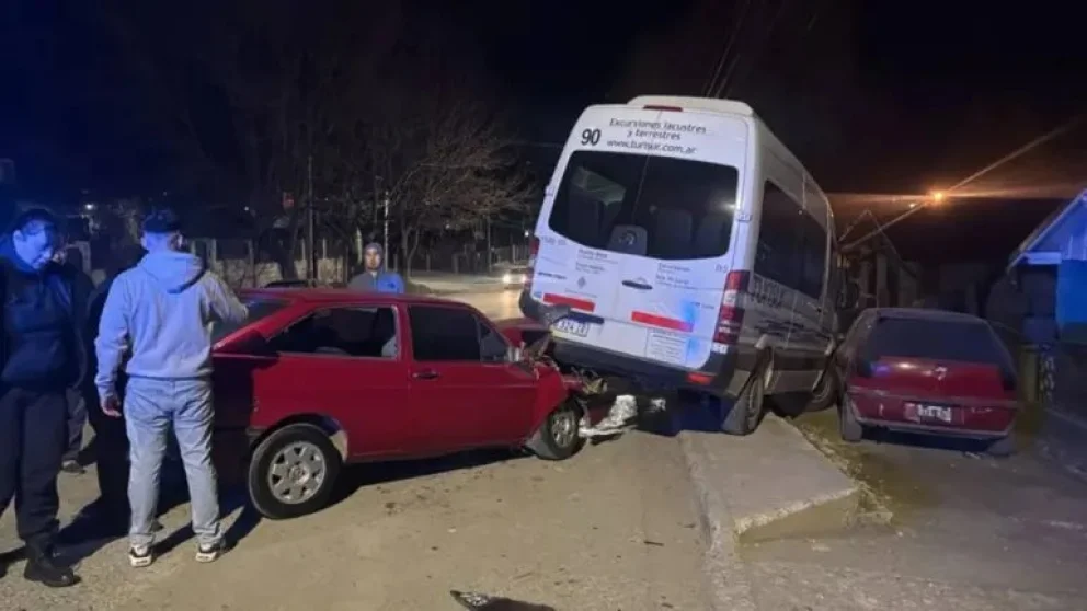 Manejaba borracho, chocó una camioneta y desató un impactante choque en cadena