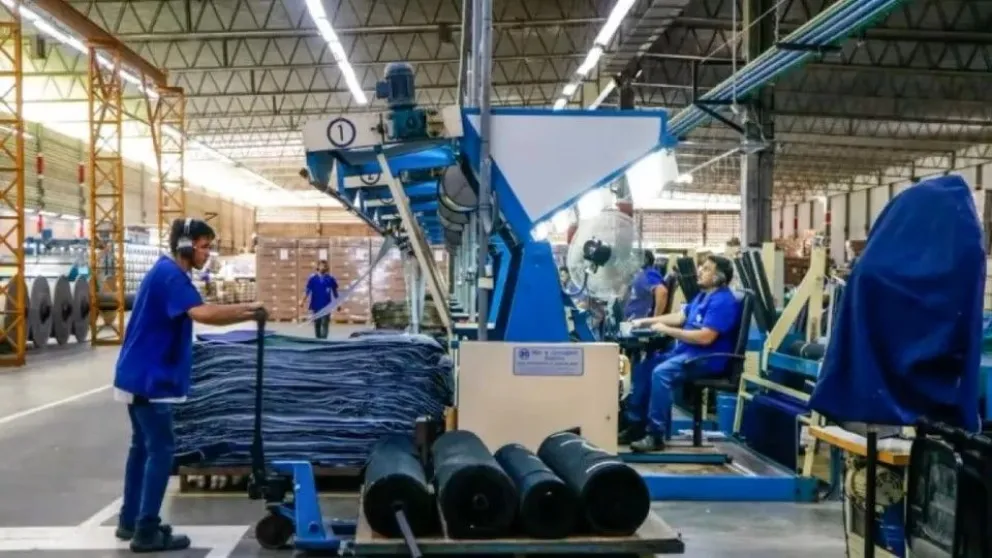 La producción industrial arrojó señales mixtas en julio: qué dice el informe de una prestigiosa consultora