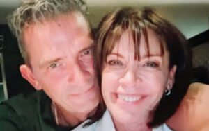 Él 76, ella 31: es uno de los mejores actores de todos los tiempos, sufrió un ACV, soportó una separación tremenda y ahora se puso de novio con una artista 45 años menor