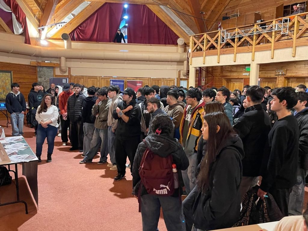 7ª Edición del  foto vocacional: Un espacio de  integración para el último año de todas las escuelas secundarias.