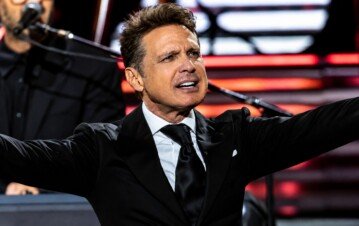 Andrea del Boca revivió su romance vintage con Luis Miguel: “Se calentó la noche”