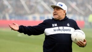 El insólito error con los estudios de Don Diego no frenó a la Junta: ratificaron la falla renal de Maradona
