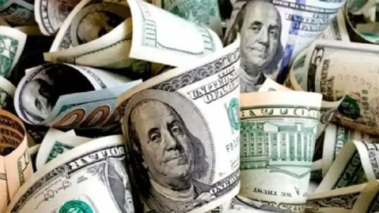 Créditos en dólares: el riesgo que advierten los economistas detrás de la nueva norma del BCRA
