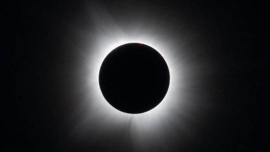 Eclipse solar total del 12 de agosto: la trayectoria generará una ilusión óptica en los mapas