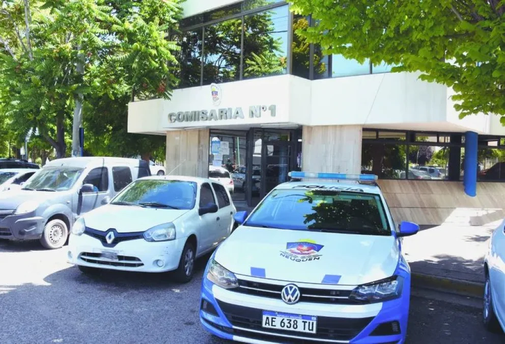 Dijo que le habían robado la camioneta y la Policía la encontró en una agencia de autos