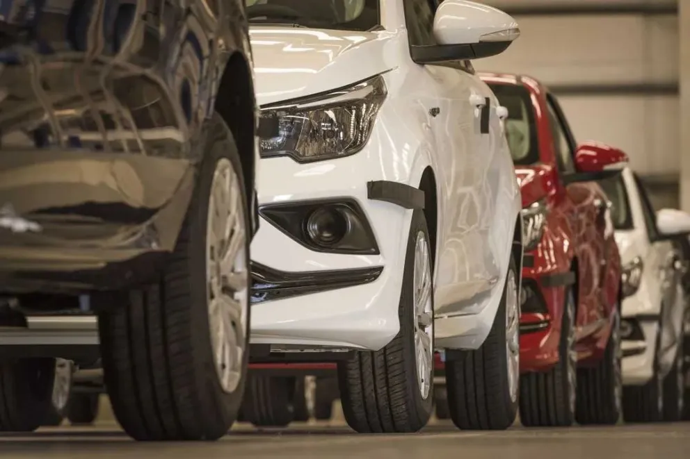 El patentamiento de autos cayó un 30,6% interanual en julio y concesionarias piden incentivos fiscales