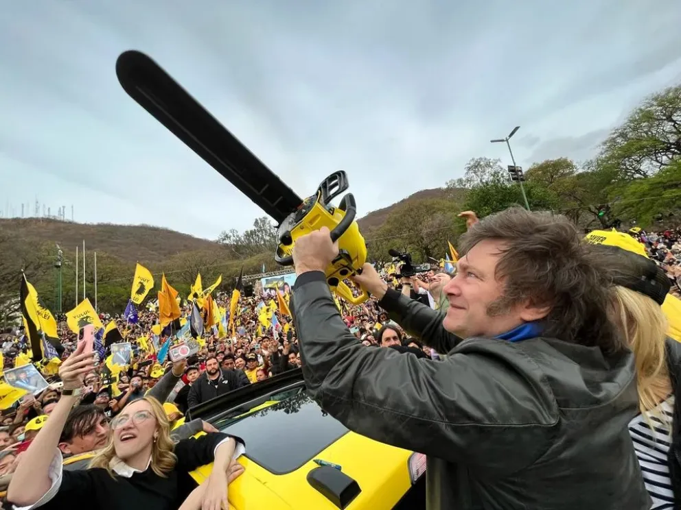 Sigue la “motosierra” en el Estado: ya son casi 70 mil los puestos de trabajo que se perdieron en la gestión Milei