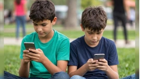 RDC: Macron insiste con la prohibición de redes sociales para menores de 15 años pese al rechazo constitucional