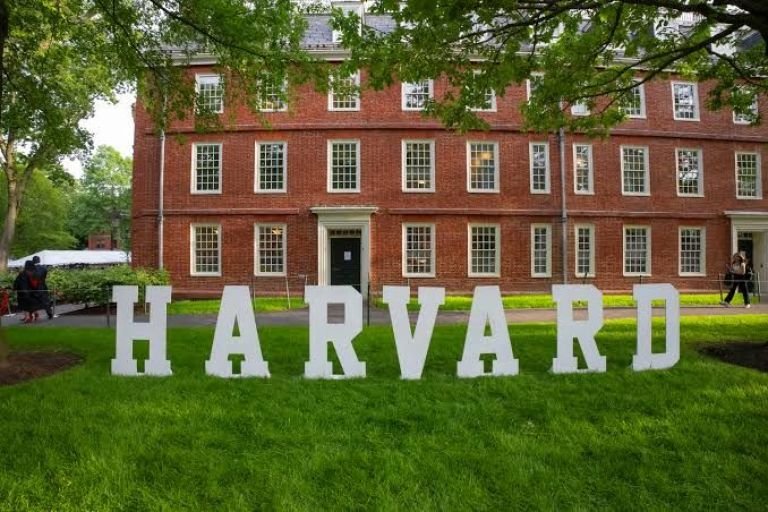 Harvard pagará US$ 53 millones después de que el gerente de la morgue vendiera partes de cadáveres