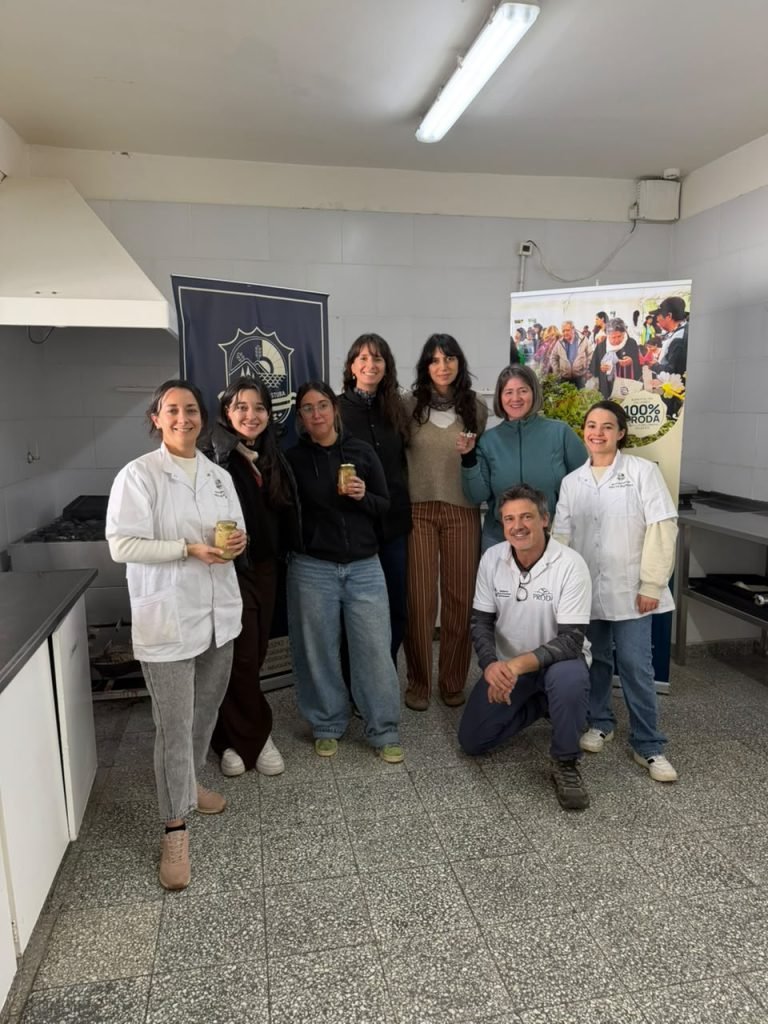 Se llevo a cabo el Taller de calibración y puesta en marcha de la autoclave en la Sala de elaboración comunitaria