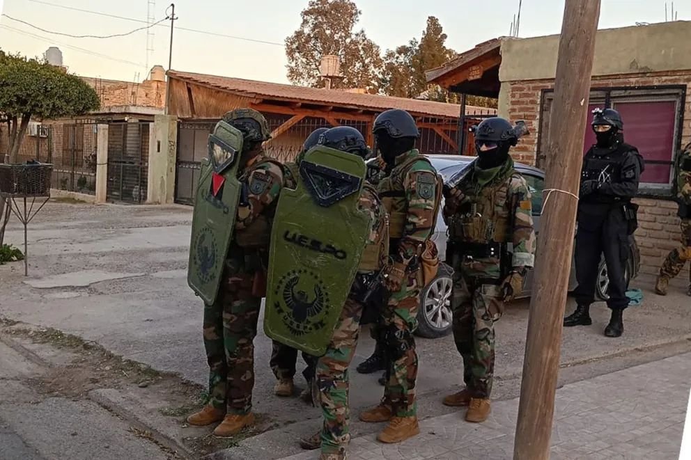 Secuestran cocaína, marihuana y cuatro armas