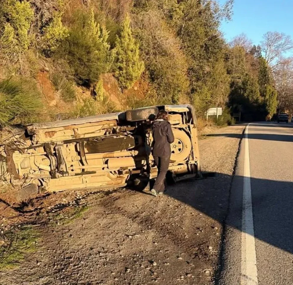 Ruta 40: una camioneta volcó y alertan por sectores con hielo negro