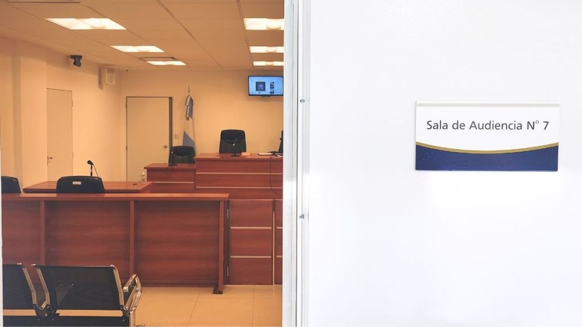 Hicieron un boquete y le usurparon la casa al vecino: imputan a una mujer