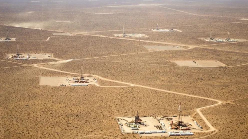 Las petroleras de Vaca Muerta acuerdan con Neuquén adelantar US4,5 millones para obras en rutas