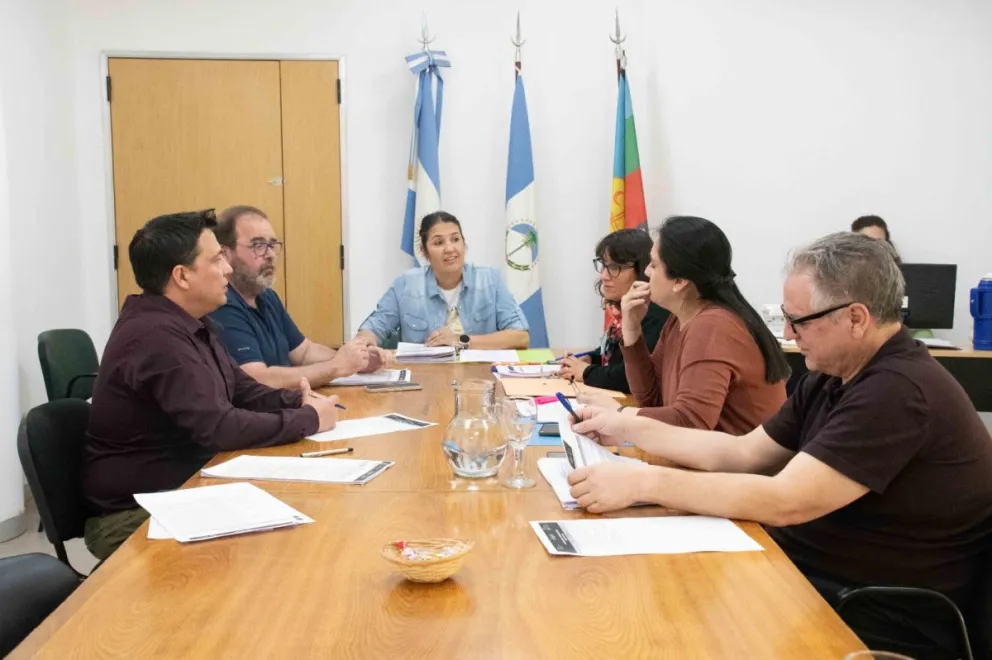 Aprueban el aumento de partidas para proyectos agroecológicos de 96 escuelas primarias