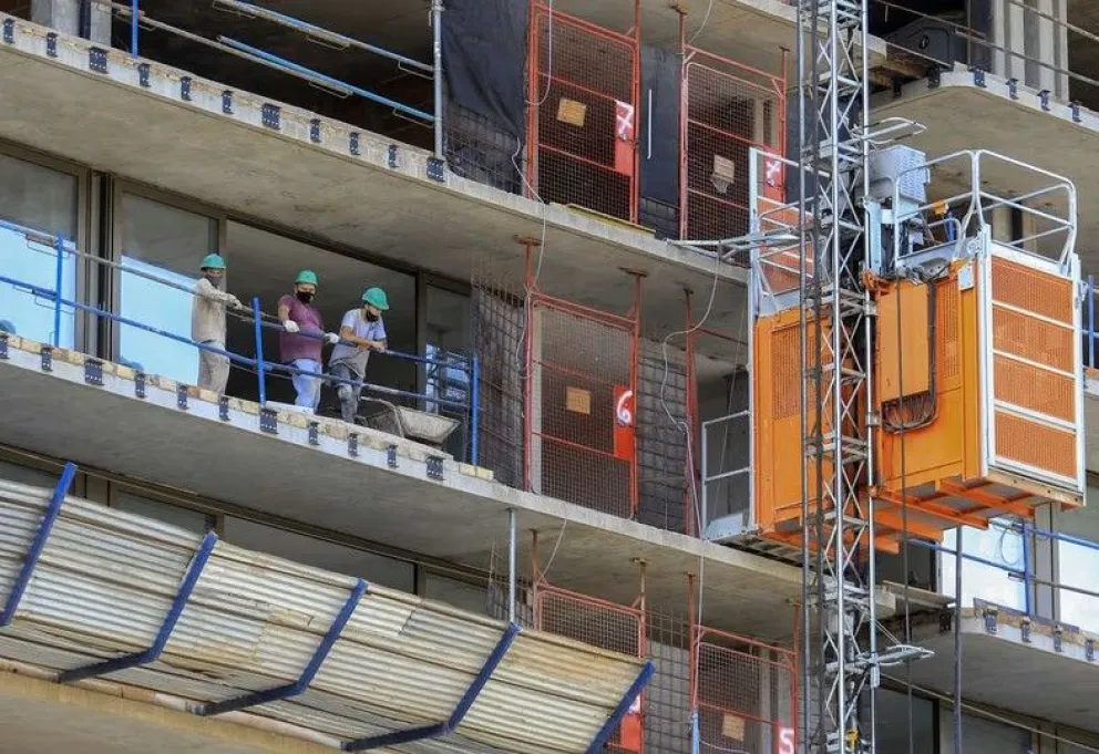 El Gobierno espera una baja de tasas por efecto inflación y nuevos créditos para la vivienda