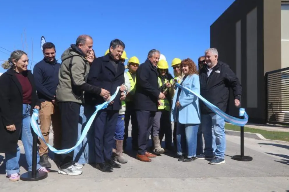 Gaido y Figueroa inauguraron 126 cuadras de asfalto y una gran obra pluvial en Rincón del Río