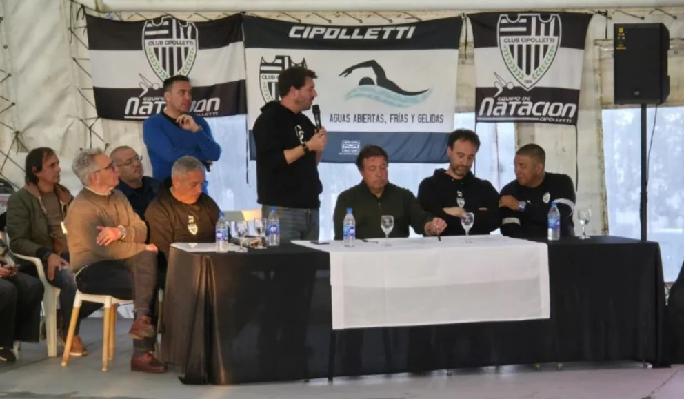 El Club Cipolletti anunció en el marco de su centenario que tendrá su segunda pileta techada
