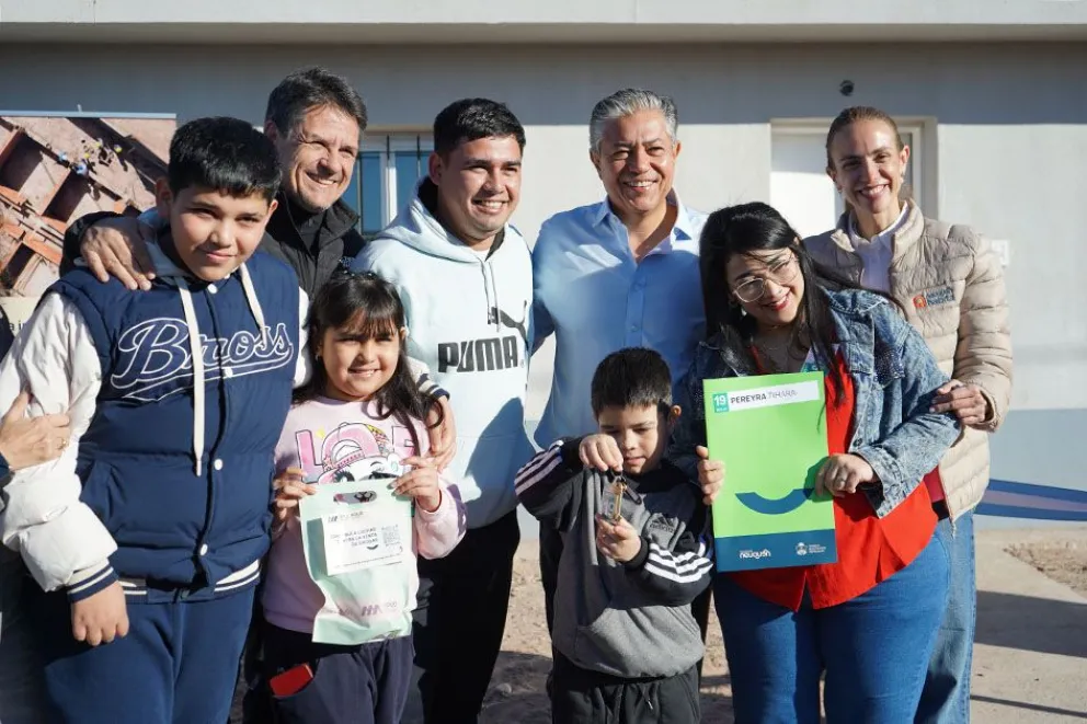 Figueroa destacó la construcción de viviendas en Neuquén: “No sucede en ningún otro punto del país”