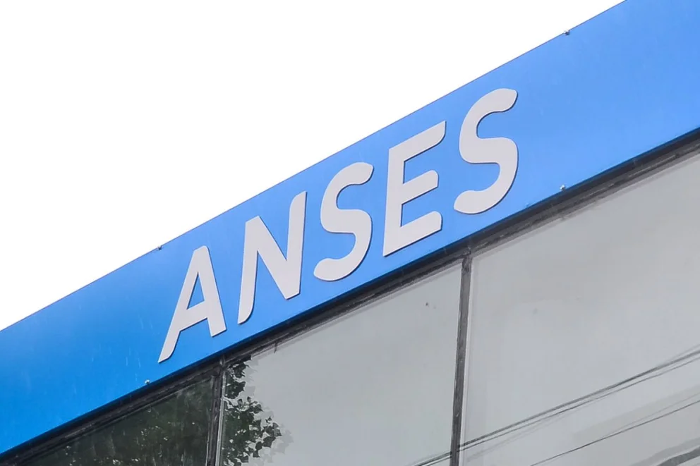 Alerta por estafas a jubilados en nombre de ANSES: cómo prevenirlas