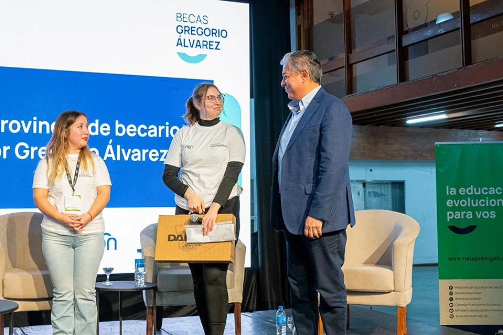 Figueroa: “Vamos a reabrir las inscripciones a las becas Gregorio Álvarez para nuevos postulantes”