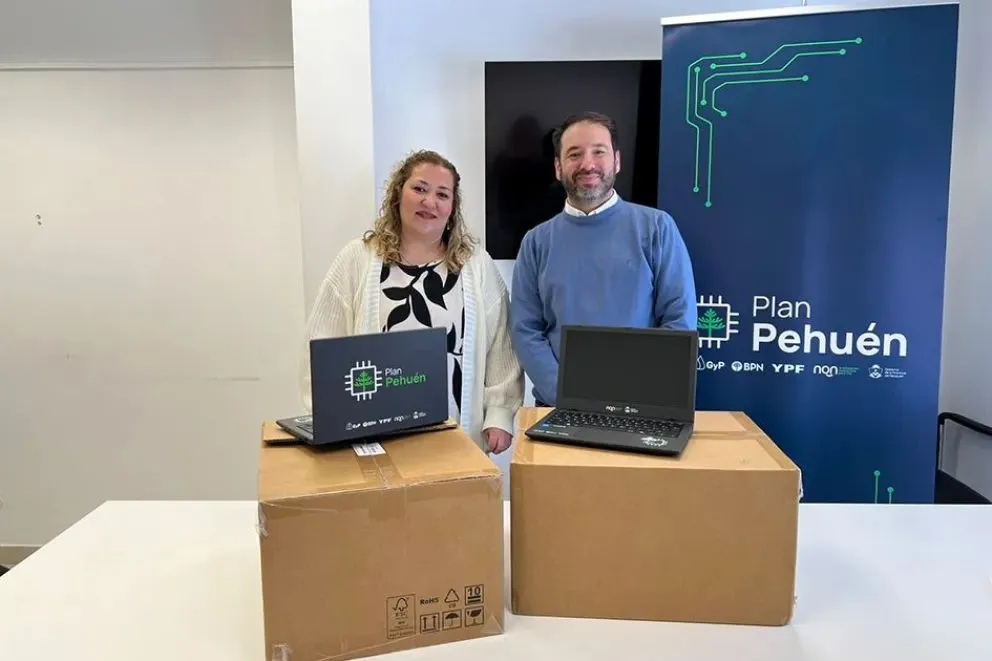 El CPEM 103 de Neuquén sumó 20 notebooks para fortalecer la educación digital