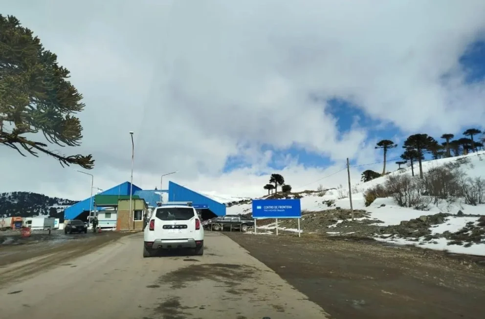 Nieve en la cordillera: cerraron un importante paso a Chile desde Neuquén este lunes